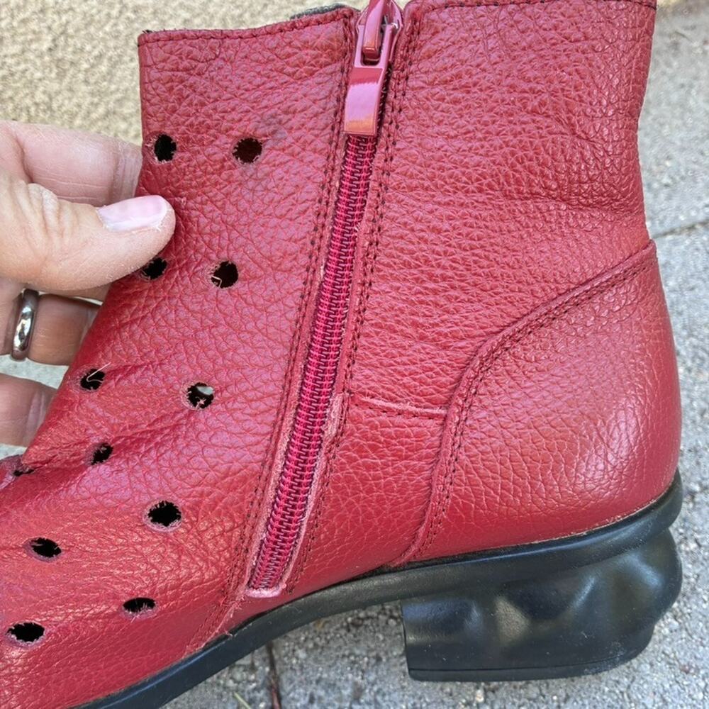 Red Leather Rose Ankle Boots Womens Side Zip 250 US 8.5-9 Boho Cottagecore Y2K - Picture 7 of 12